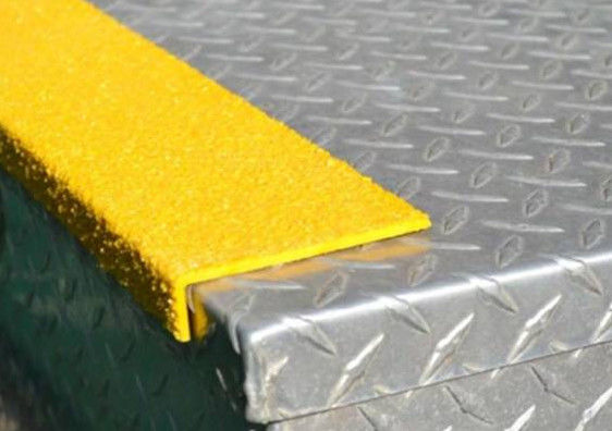 Rutschfestigkeit FRP Strukturprofile Winkelprofile kundenspezifische Länge, Glasfaser Pultruded Profile Struktur Quadrat