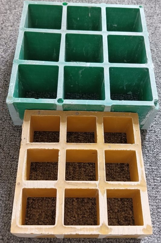 Farbenfrohe FRP-Gitter aus Glasfaser Fußbodengitter Außen Abfluss Abdeckung Autowaschgitter 38x38mm